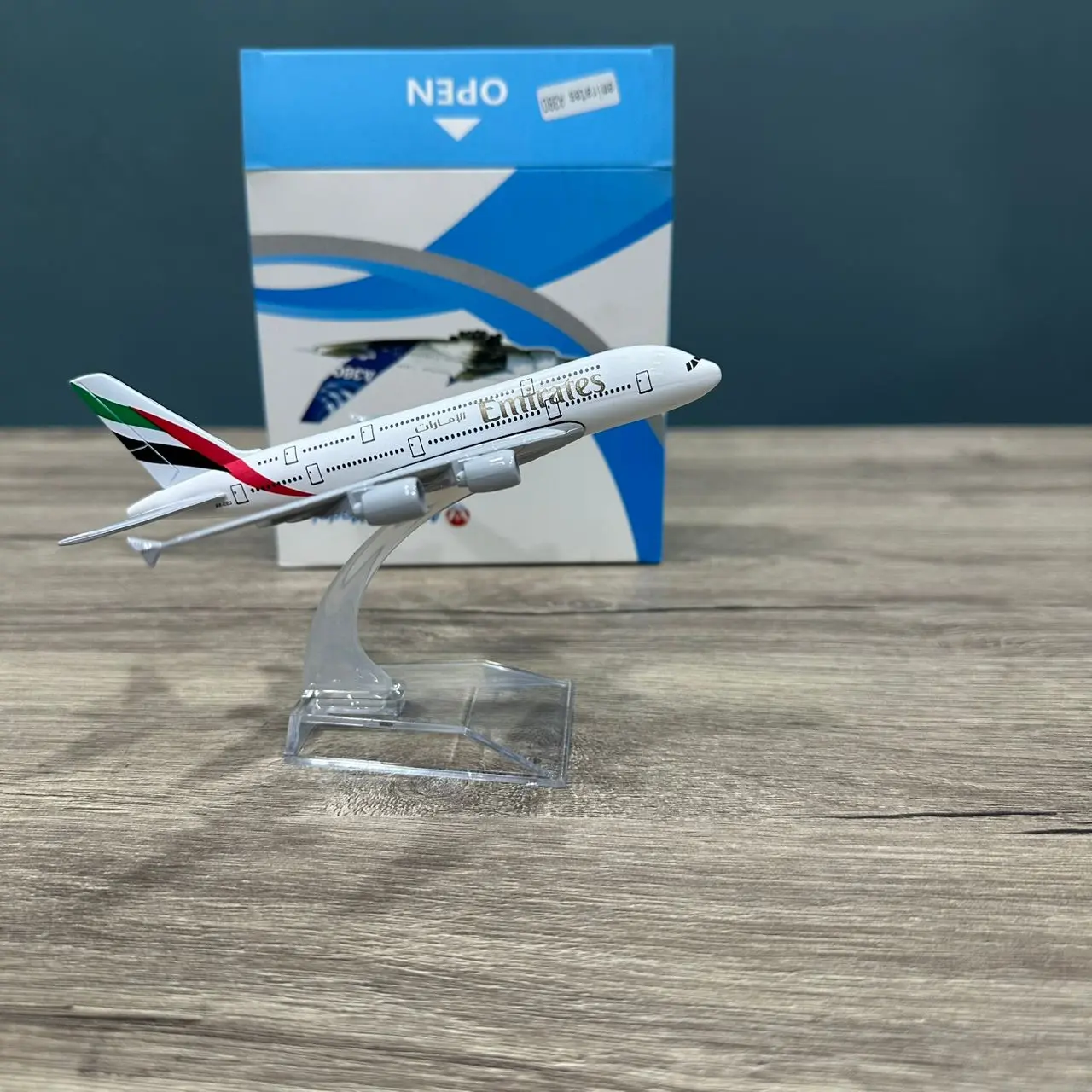 AVION MINI AIRCRAFT MODEL AIRBUS A380 EMIRATES 14CM AVEC SUPPORT EN METAL